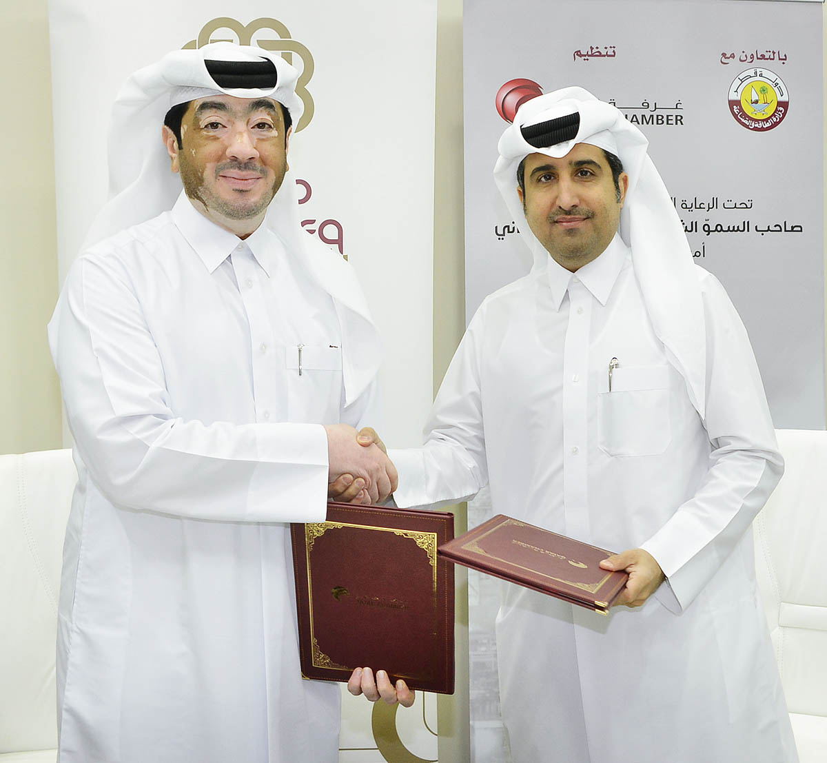 وقعت مناطق مع غرفة قطر عقد الرعاية لمعرض صنع في قطر 2017